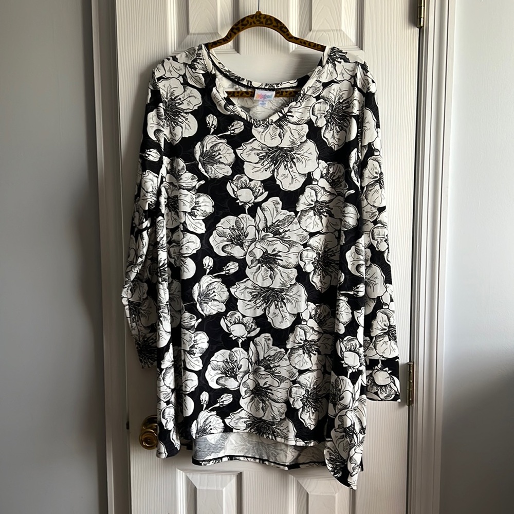 Lularoe new without tags xl long sleeve